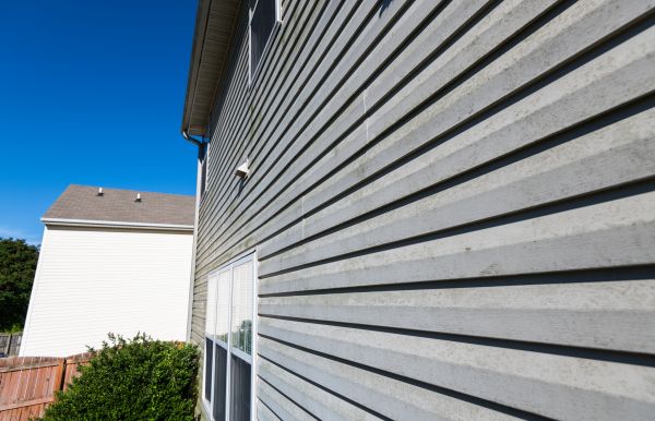 Cost of Vinyl Siding Panel Replacement in Humble